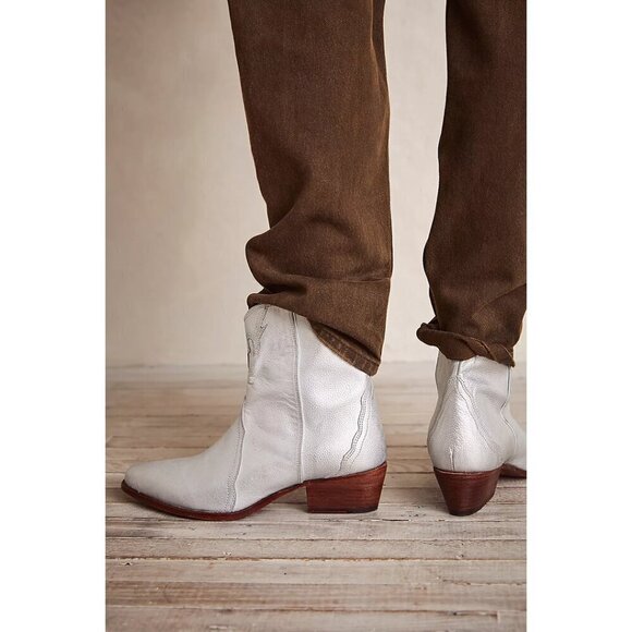 FREE PEOPLE New Frontier Western Bootie in Silver Leather Size 8US / 38EU - Picture 2 of 12